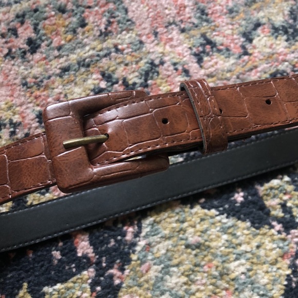 Vintage Faux Crocodile Leather Belt Brown Medium USA VTG 80s 90s Buckle Trend M